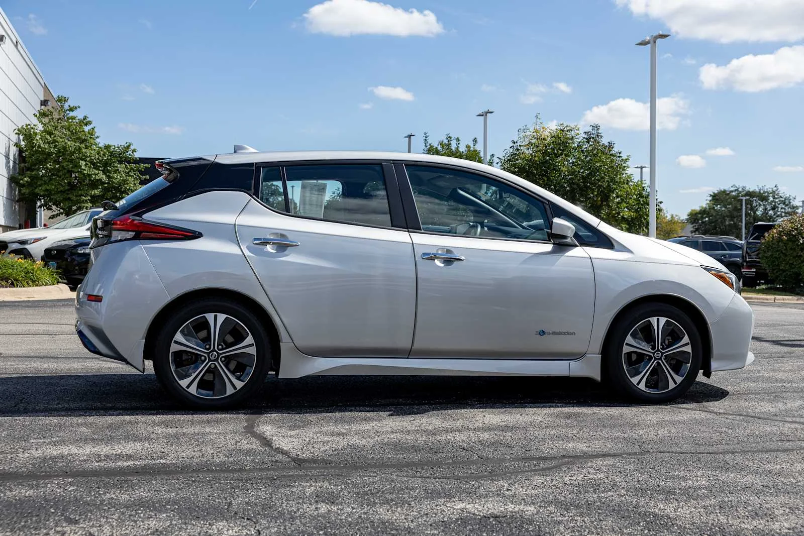 Used 2018 Silver Nissan SV image 8