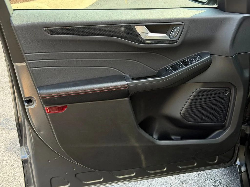 Used 2024 Gray Ford ST-Line image 23