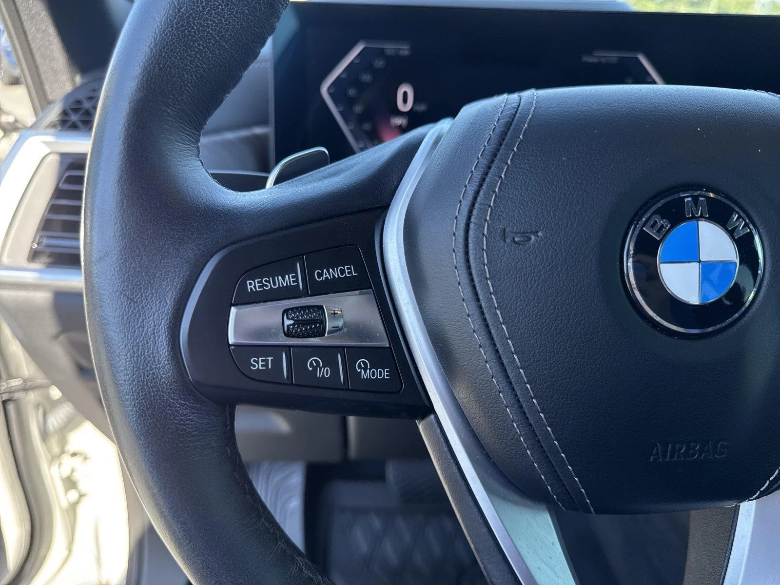Used 2024 Mineral White Metallic BMW sDrive40i image 24