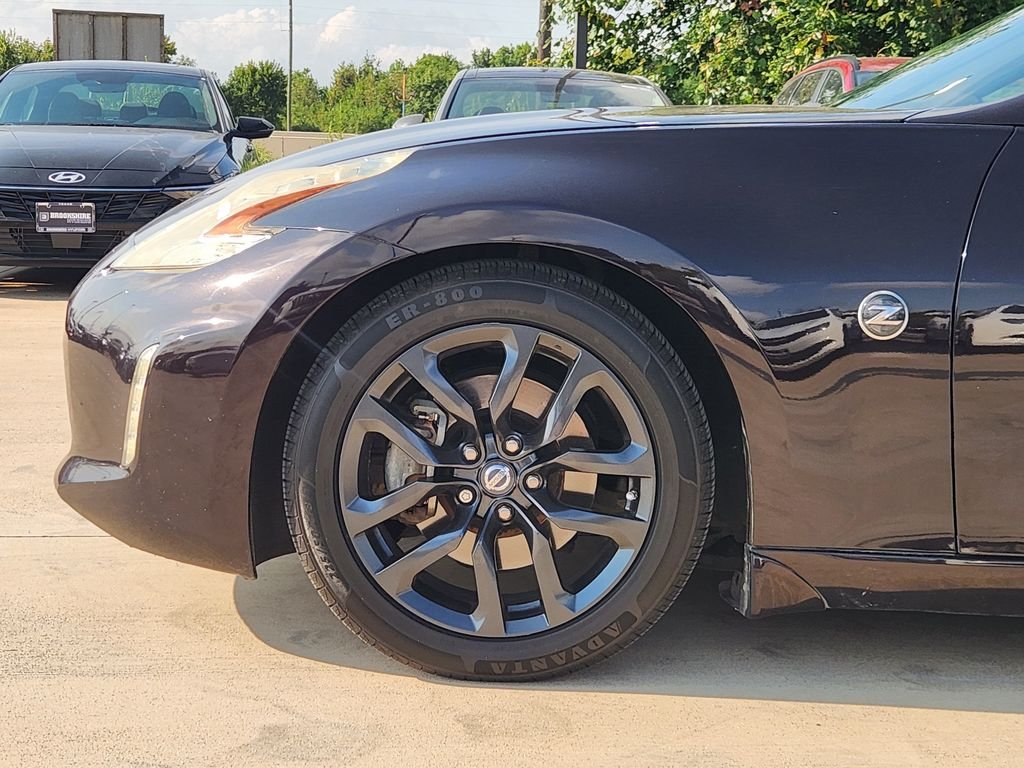 Used 2016 Black Cherry Nissan Touring image 9
