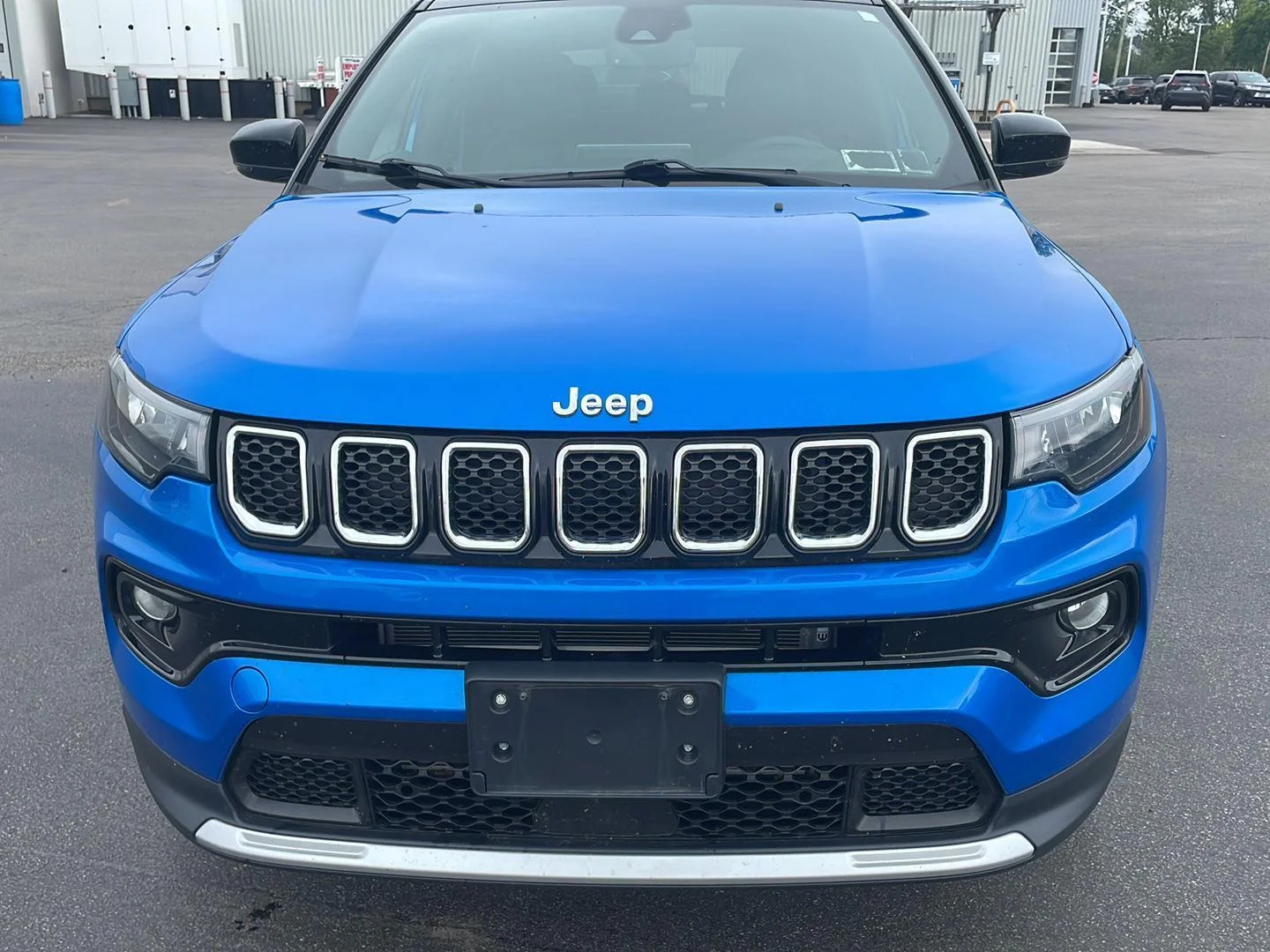 Used 2023 Laser Blue Pearlcoat Jeep Limited image 8