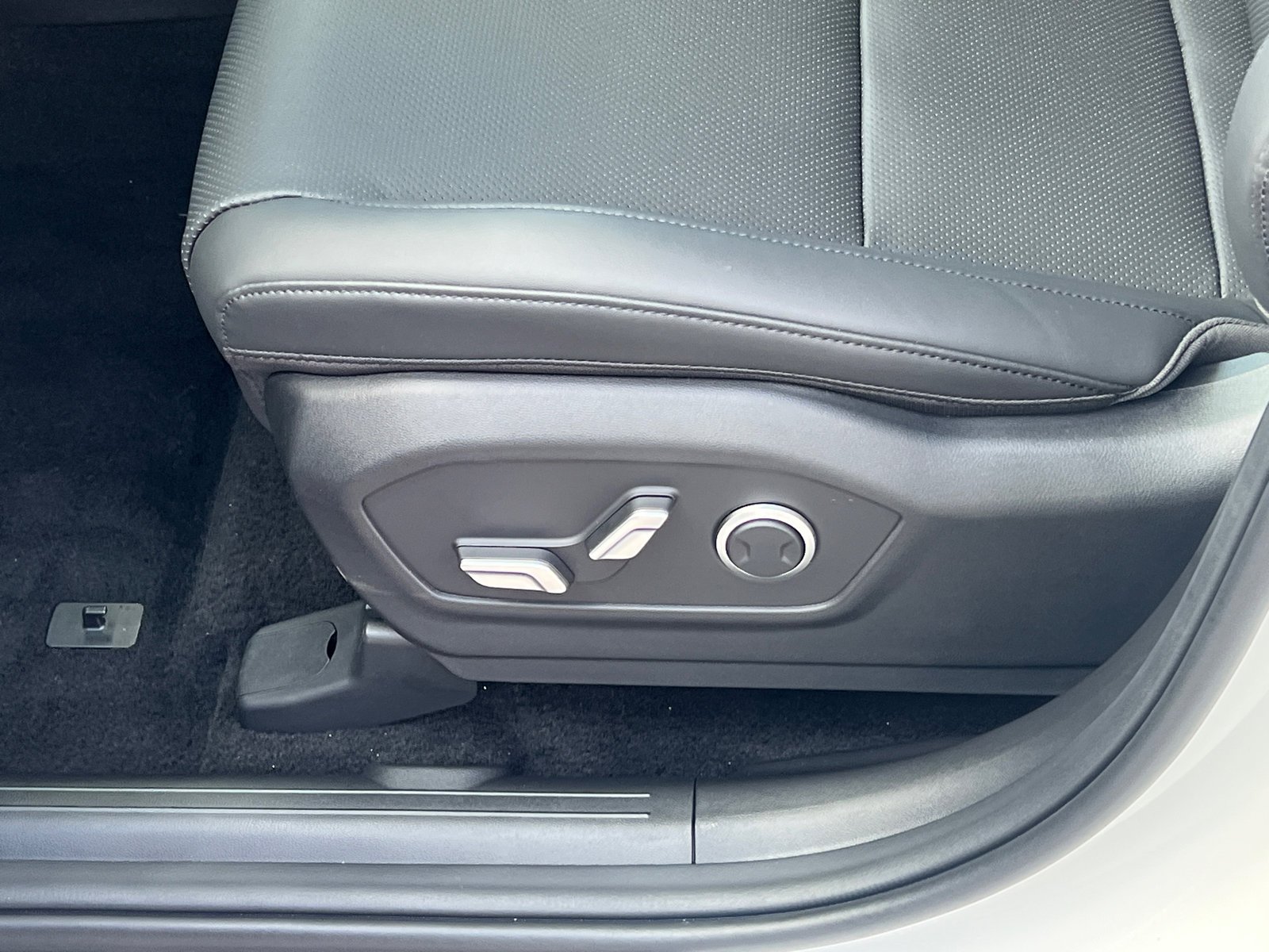 New 2026 Serenity White Hyundai SEL image 10
