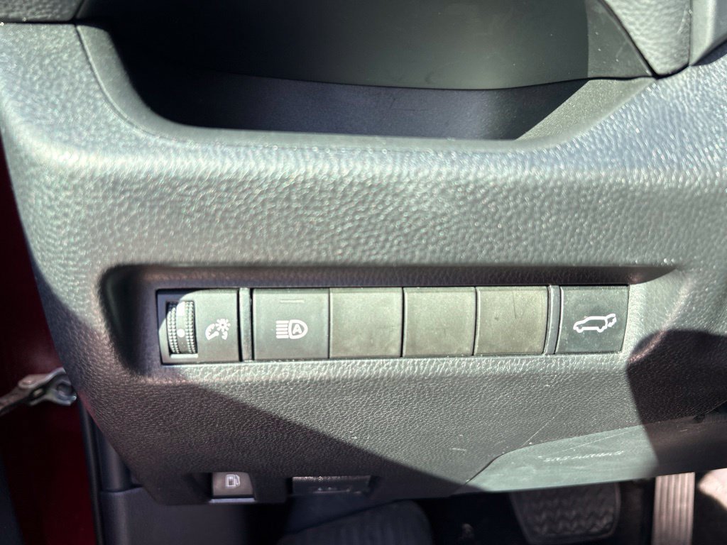 Used 2021 Pearl Toyota XLE Premium image 25
