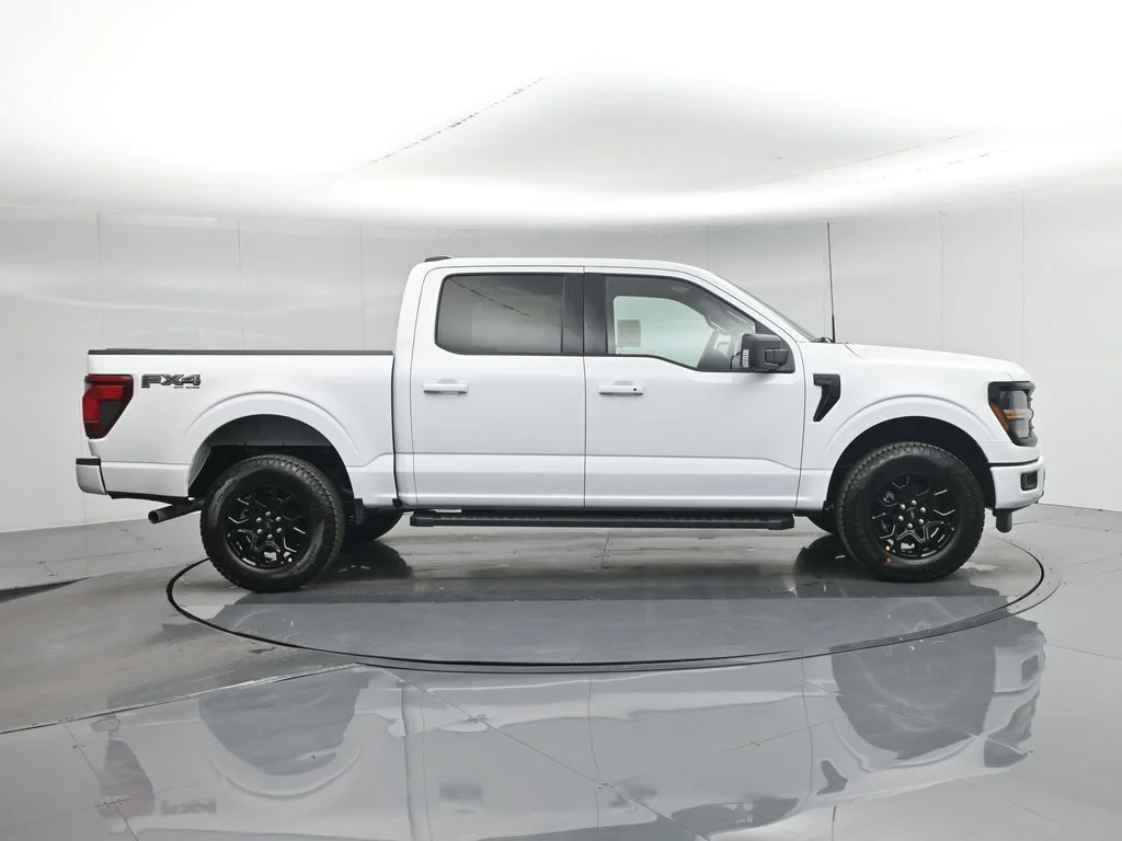 New 2026 Oxford White Ford XLT image 27