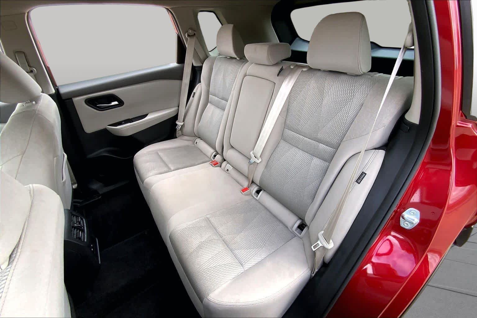 Used 2025 Scarlet Ember Tintcoat Nissan SV image 21