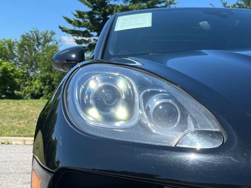 Used 2016 Black Porsche Turbo image 10