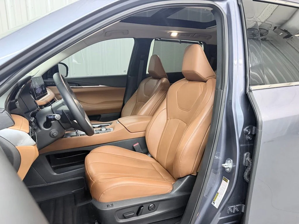 Used 2024 Blue INFINITI Sensory image 13