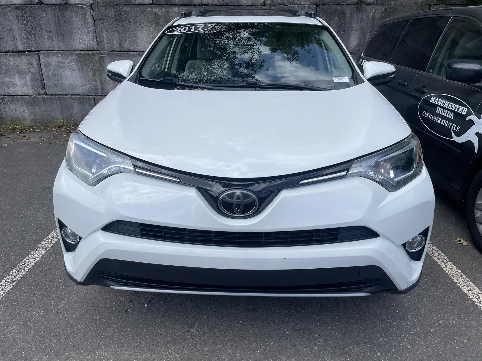 Used 2017 Super White Toyota XLE image 2