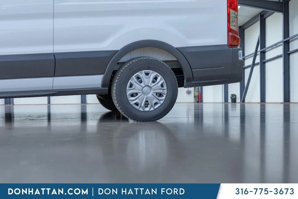 New 2026 Oxford White Ford Passenger Van XLT image 33