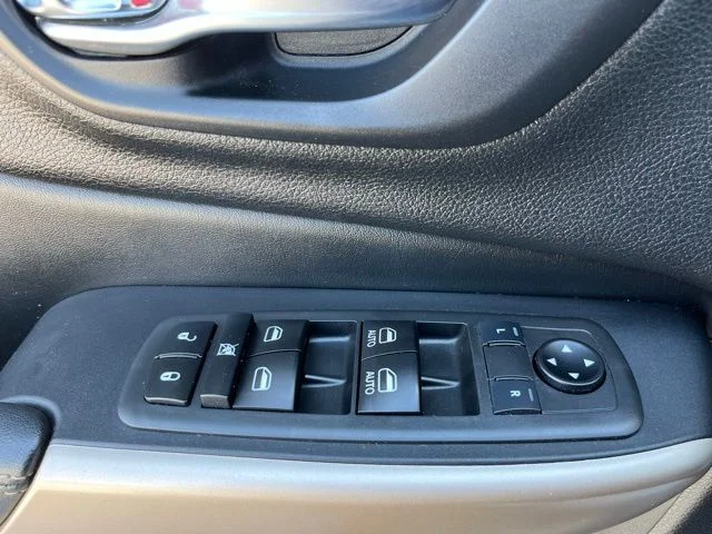 Used 2018 White Jeep Limited image 13