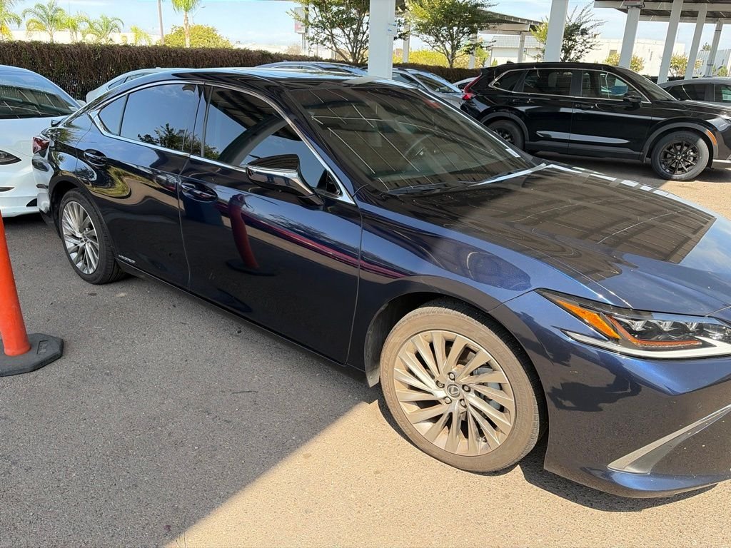 Used 2021 Blue Lexus 300h Luxury image 34