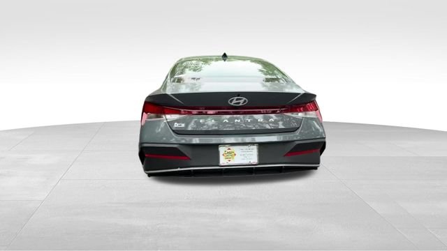 2026 Hyundai Elantra SE - Photo 8