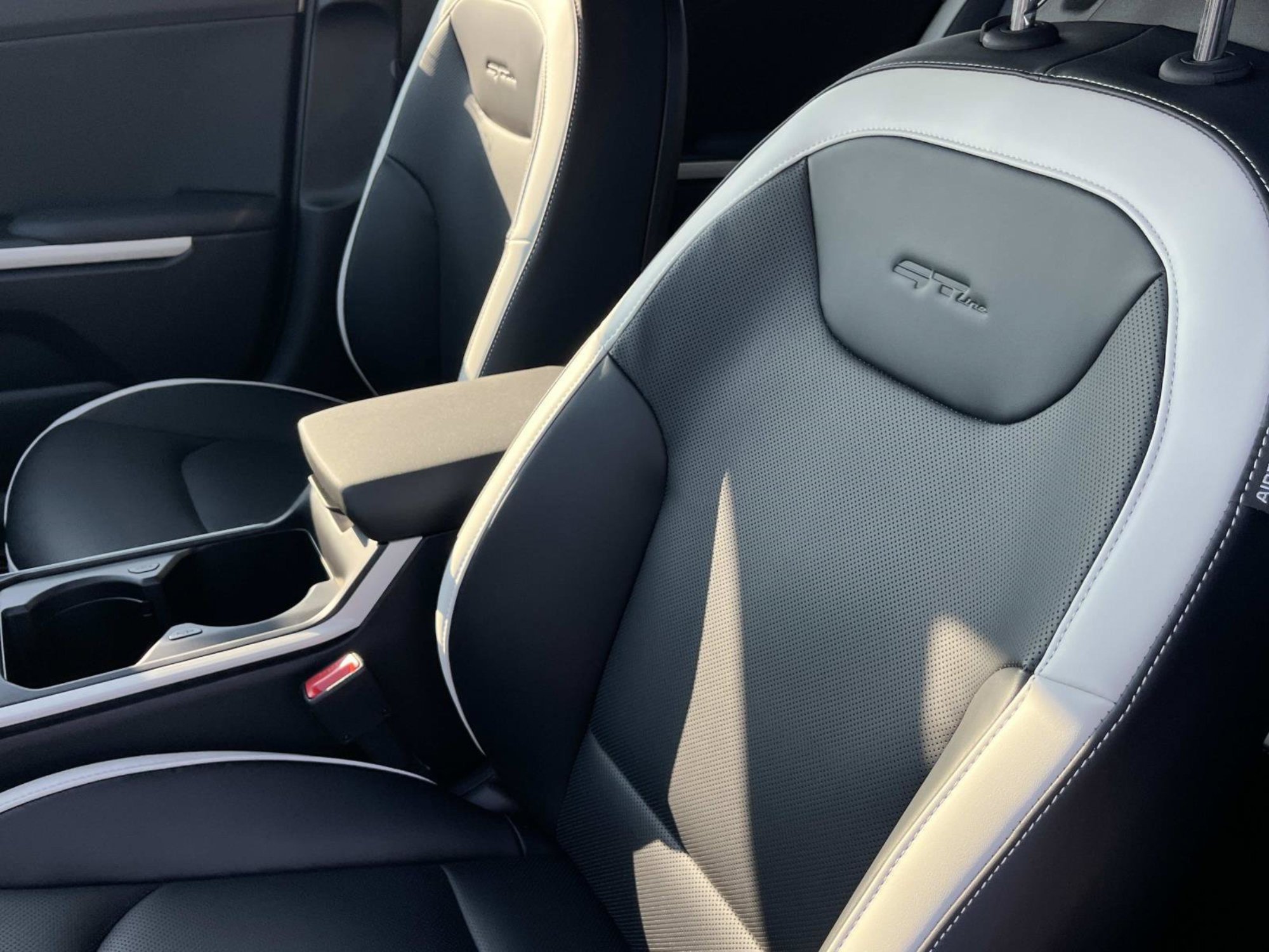 New 2026 Snow White Pearl Kia GT-Line image 20