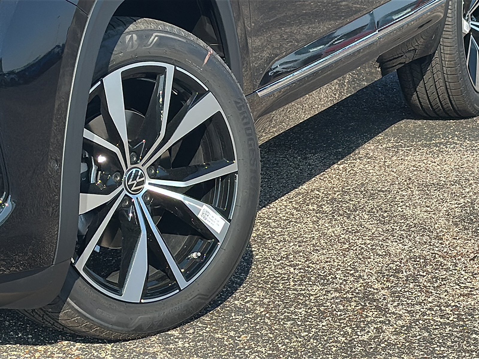 2026 Volkswagen Atlas SEL Premium R-Line photo 3