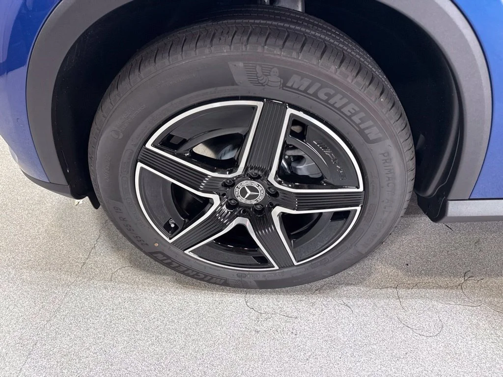 New 2027 Starling Blue Metallic Mercedes-Benz GLC 300 image 10