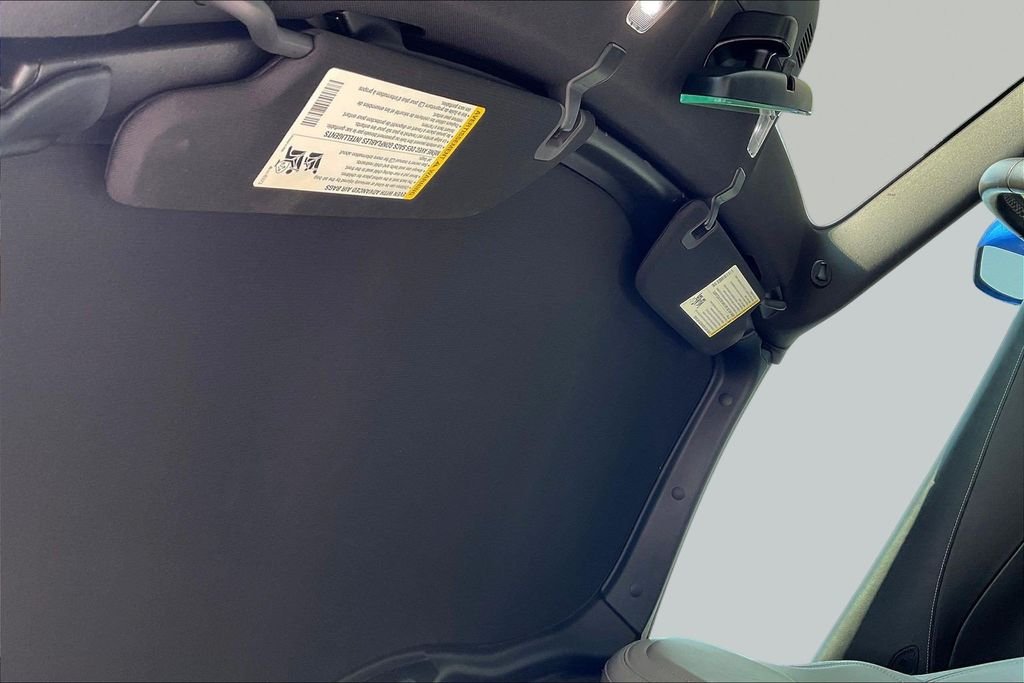 Used 2019 Blue Chevrolet Stingray image 27