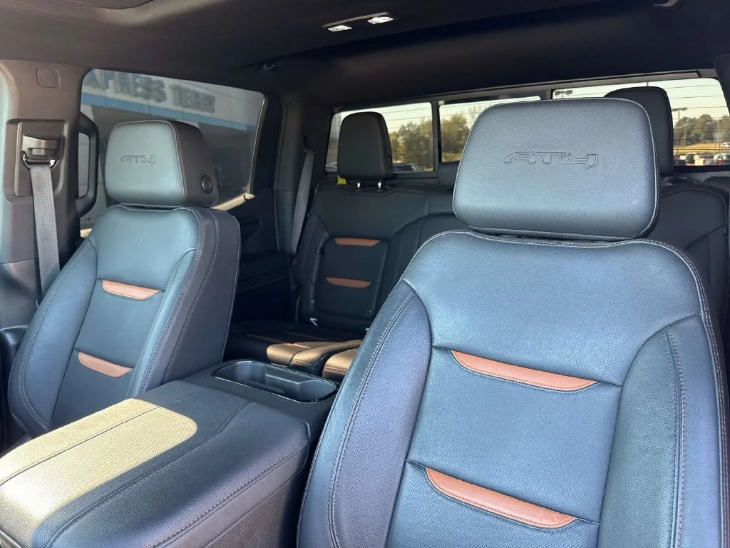 Used 2024 White GMC AT4 image 26
