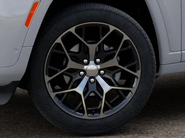New 2026 Bright White Clear-Coat Exterior Paint Jeep Summit image 25