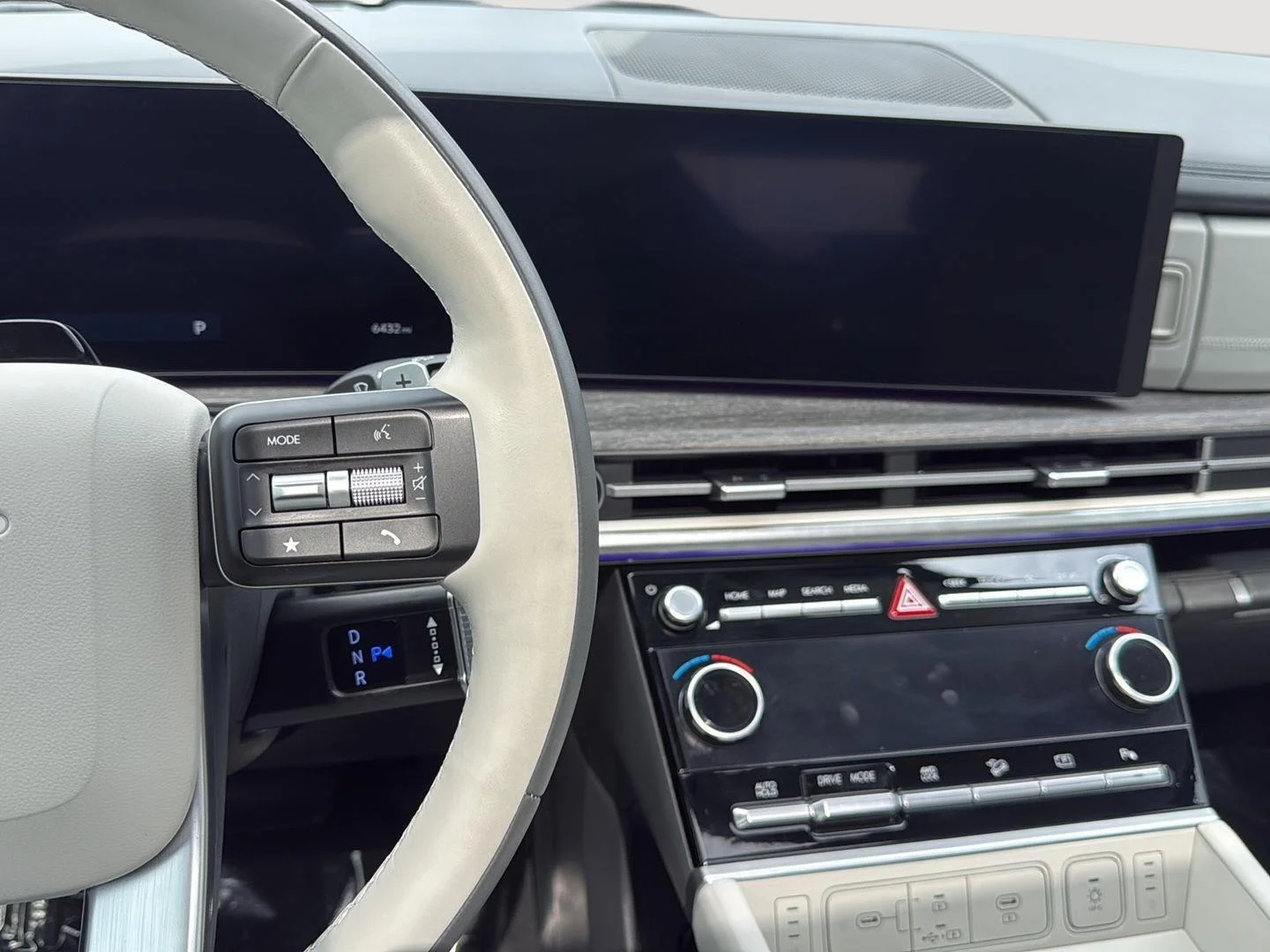 Used 2025 SILVER Hyundai Calligraphy image 23