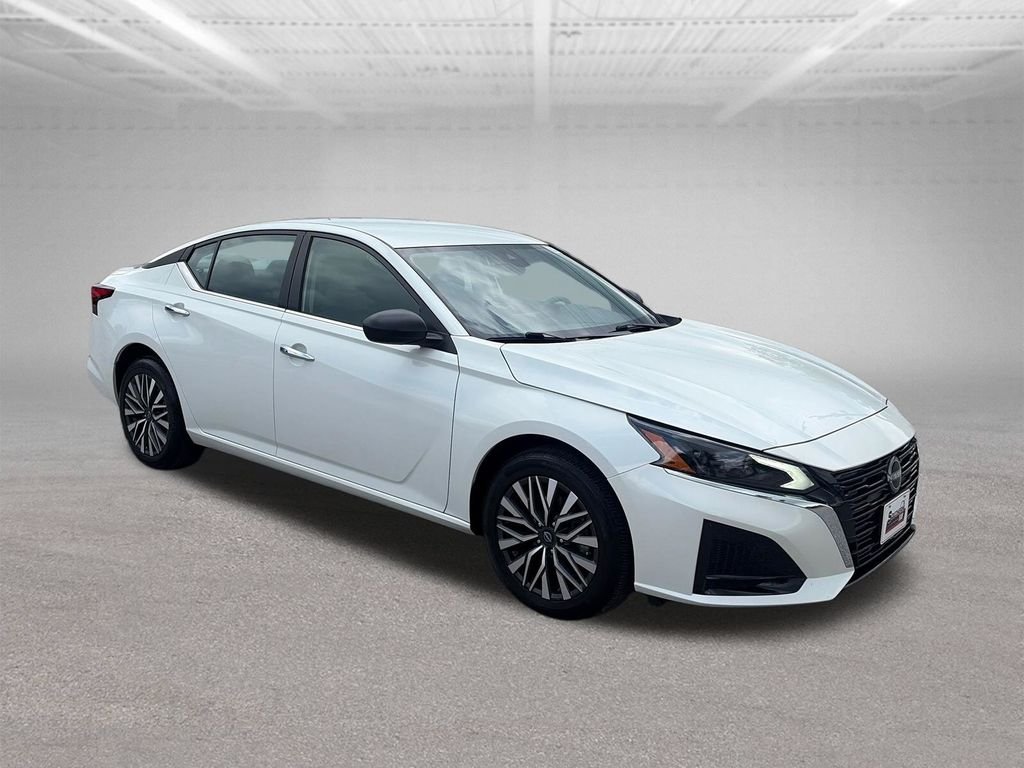 Used 2024 Pearl White Nissan 2.5 SV image 8