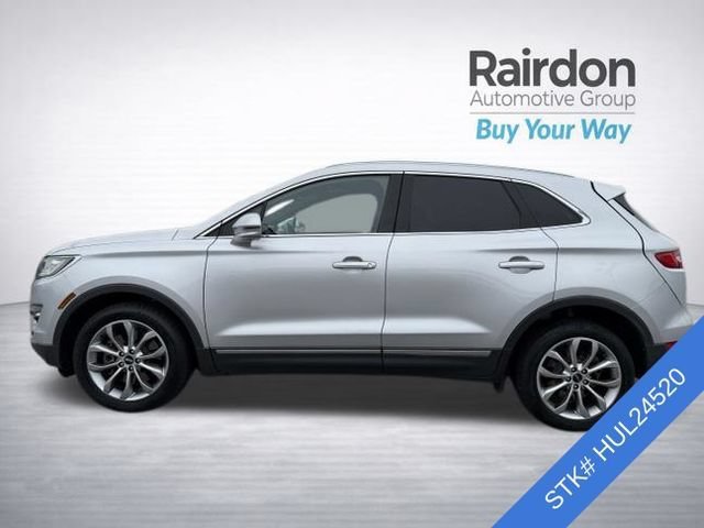 Used 2017 Ingot Silver Lincoln Select image 4