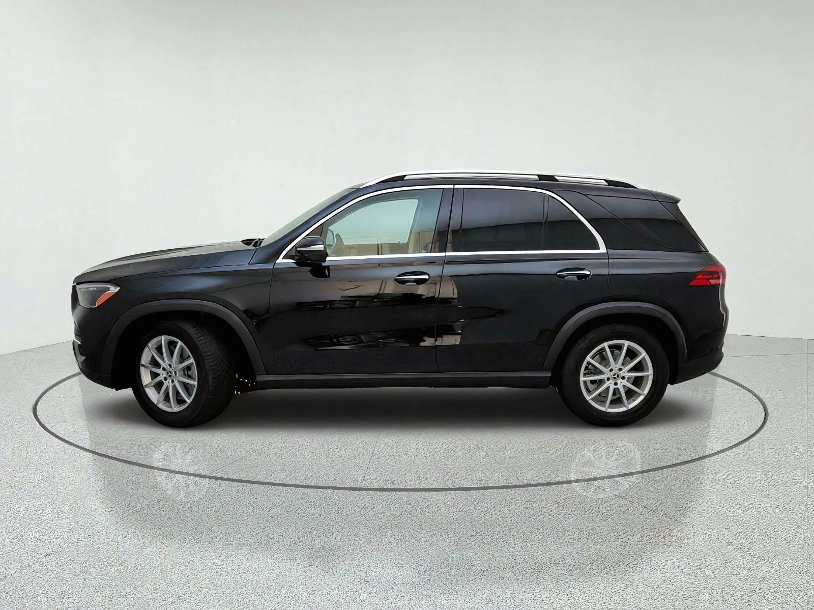 Certified Used 2024 Obsidian Black Metallic Mercedes-Benz GLE 450 image 14
