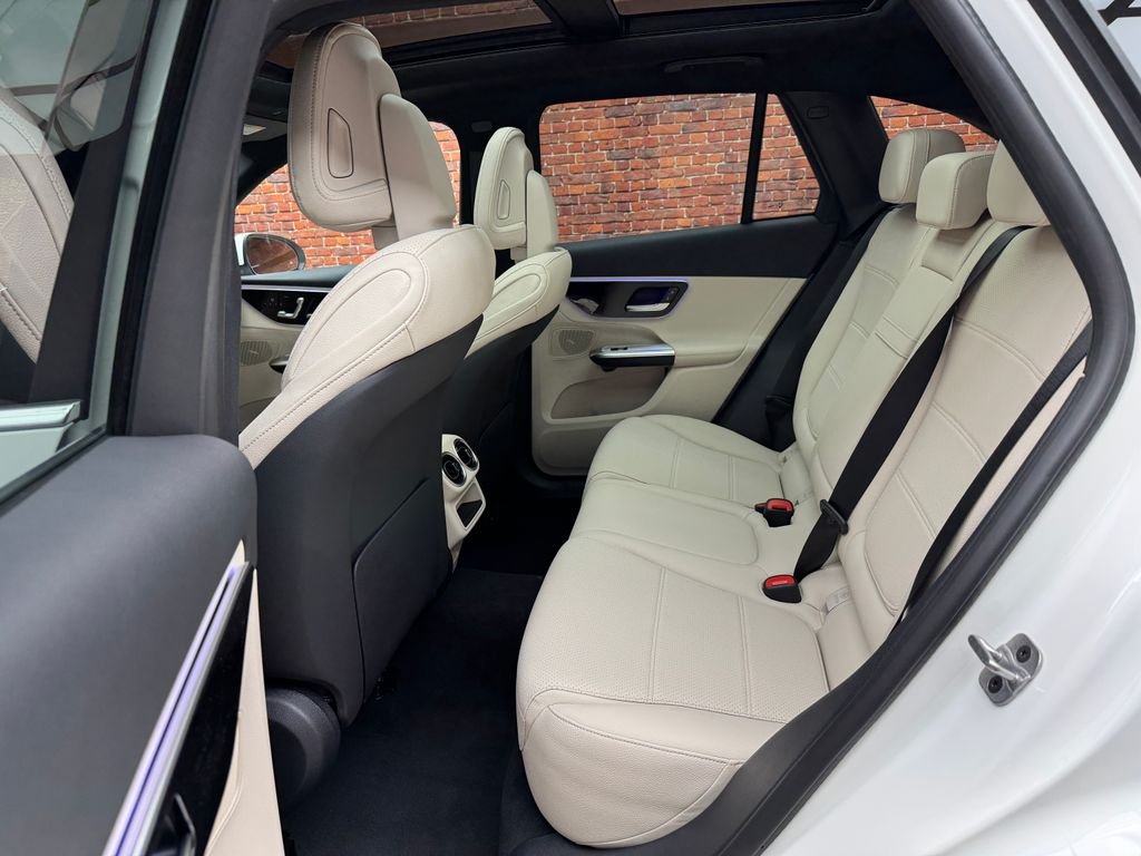 New 2026 White Mercedes-Benz GLC 300 image 23