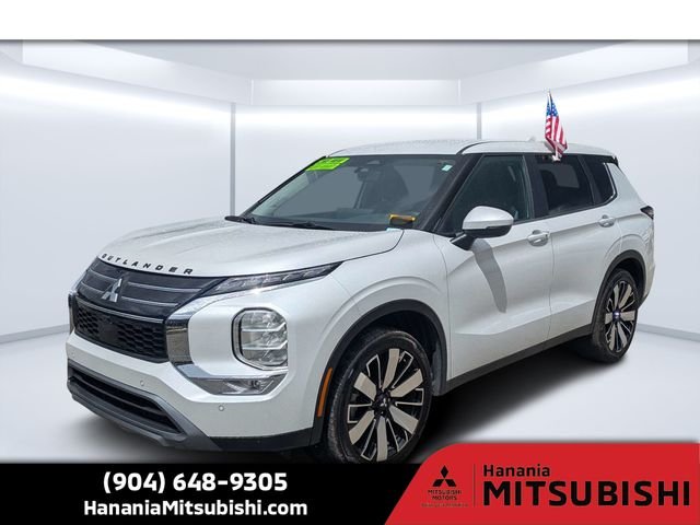 Used 2025 White Mitsubishi SE image 7