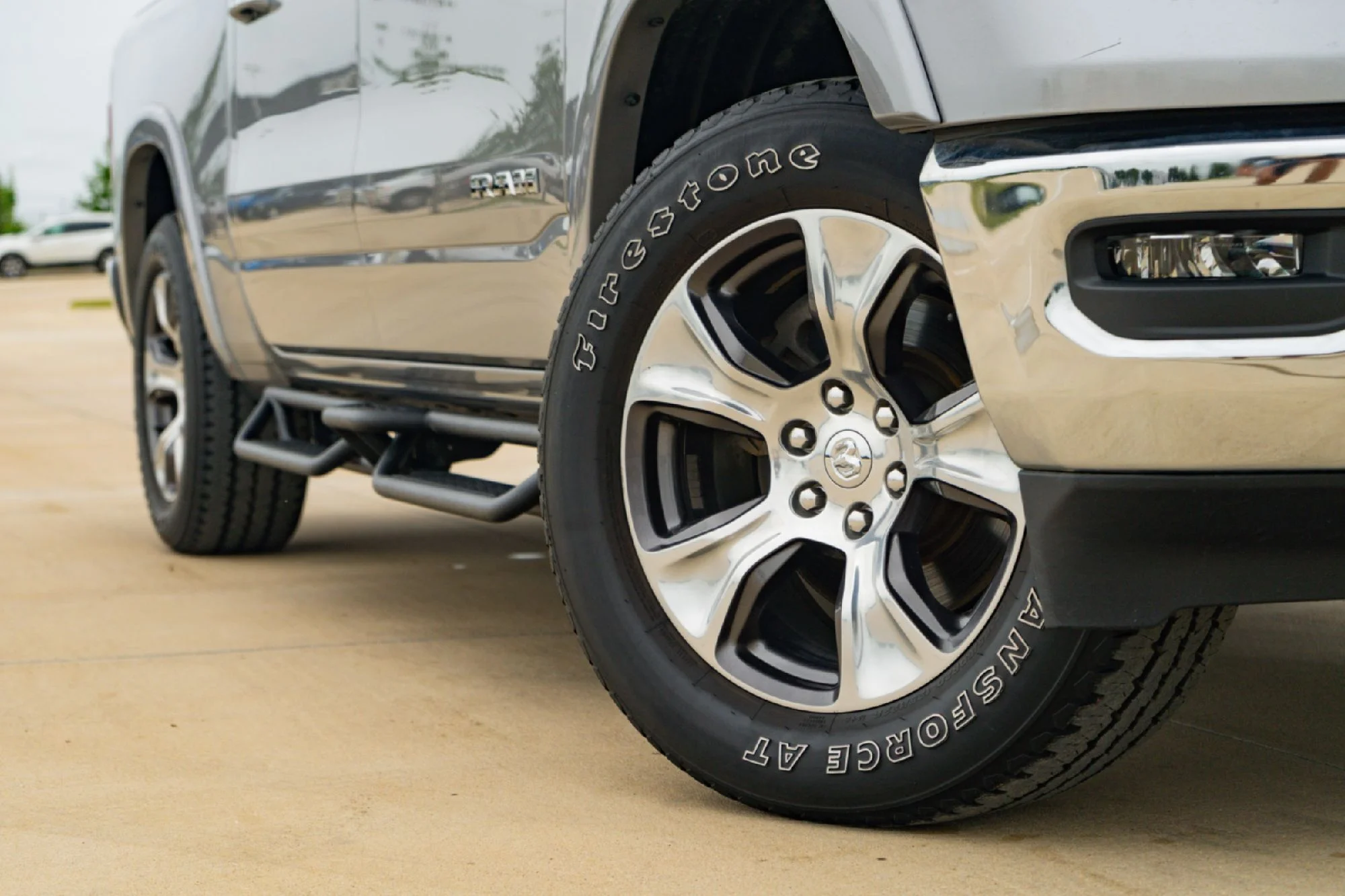Used 2022 Silver Ram Laramie image 2