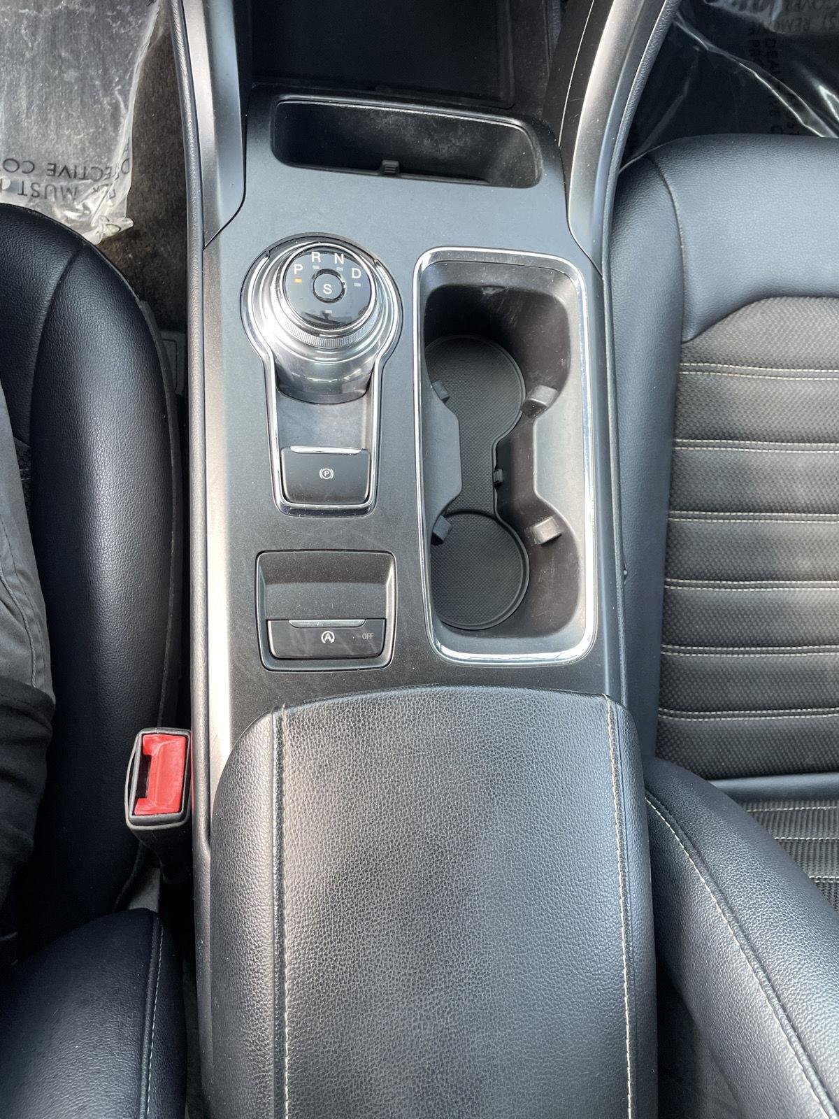 Used 2018 Oxford White Ford SE image 26