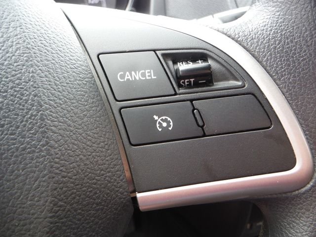 Used 2023  Mitsubishi  image 28