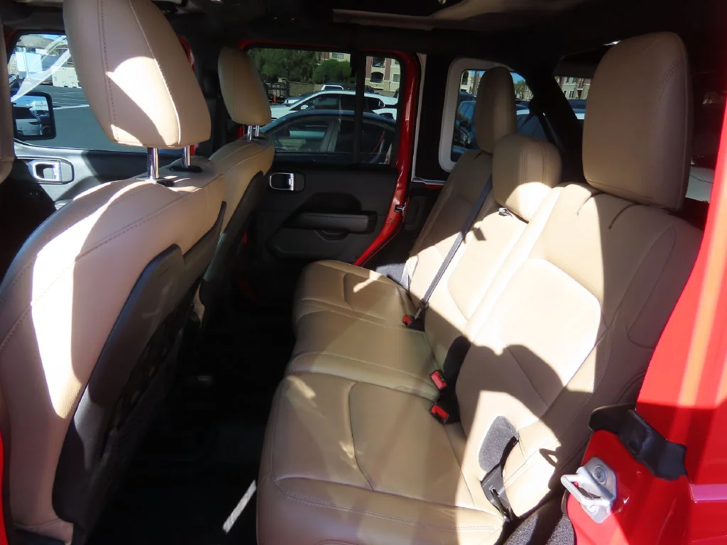 Used 2018 Red Jeep Unlimited Rubicon image 11