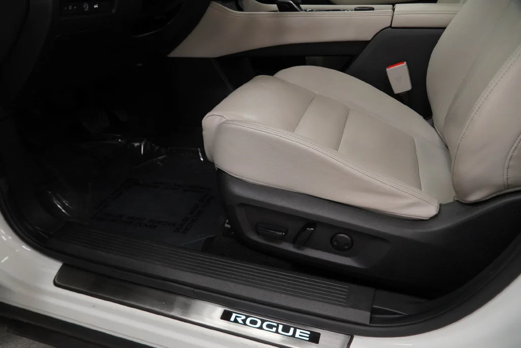 Used 2023 Pearl White Trico Nissan SL image 35