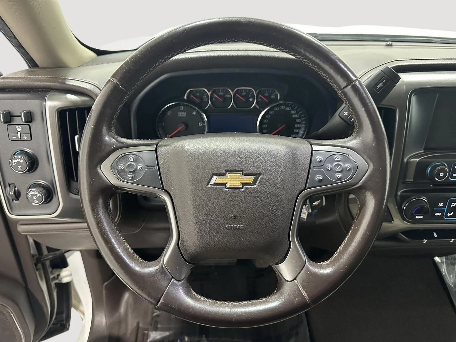 Used 2018 SUMMIT WHITE Chevrolet LTZ image 9