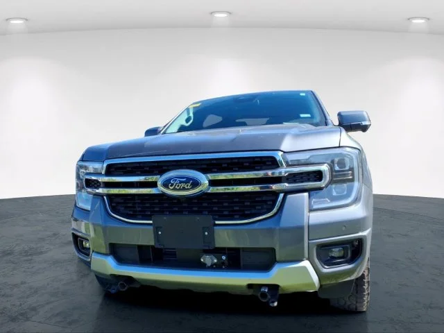 Used 2025 Gray Ford Lariat image 5