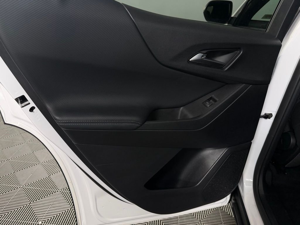 Used 2026 White Chevrolet LT image 25