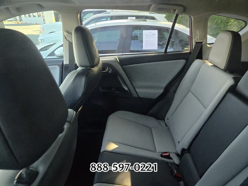 Used 2017 Barcelona Red Metallic TOYOTA LIMITED image 3