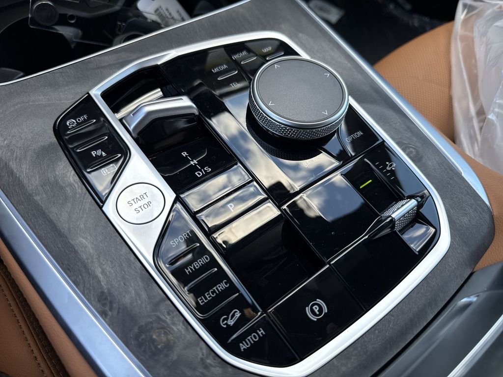 New 2026 White BMW xDrive50e image 20