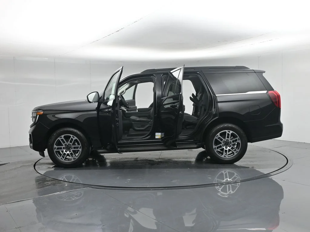New 2026 Agate Black Metallic Ford Active image 37