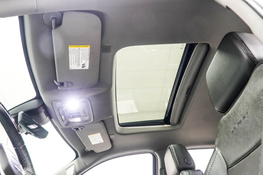 Used 2025 White GMC Denali image 41