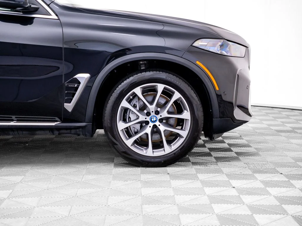Used 2024 Black BMW xDrive50e image 35