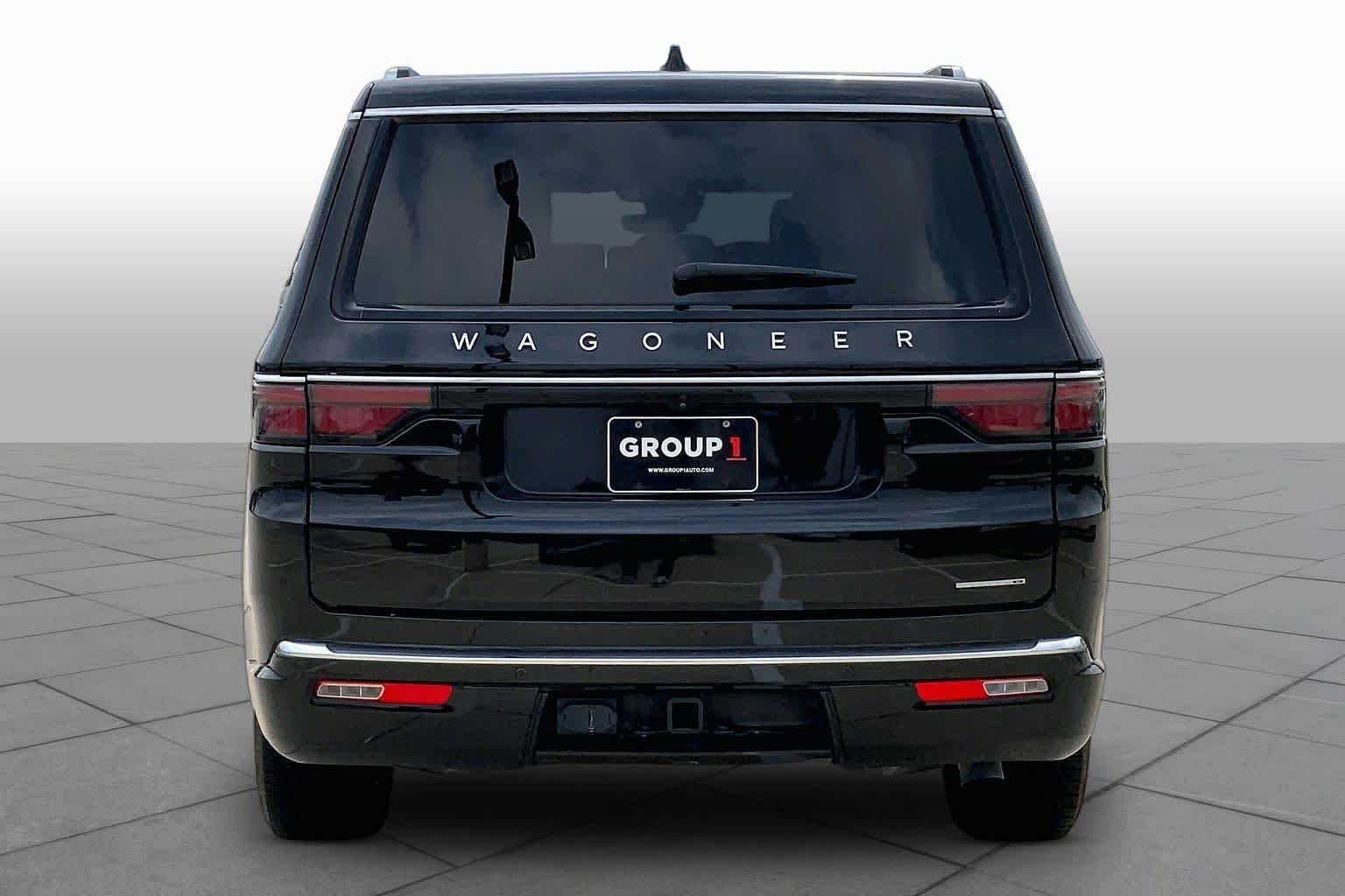 Used 2024 Diamond Black Crystal Pearlcoat Jeep Series II image 5