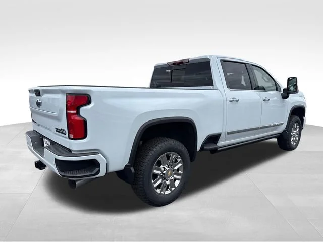 New 2026 Polar White Tricoat Chevrolet High Country image 5