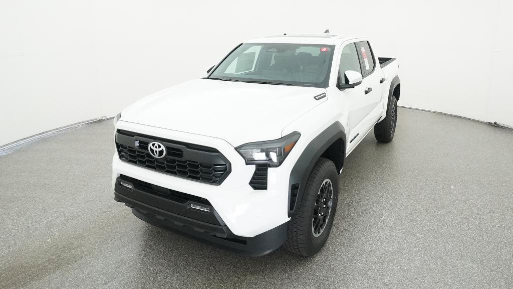 Used 2025 White Toyota  image 5