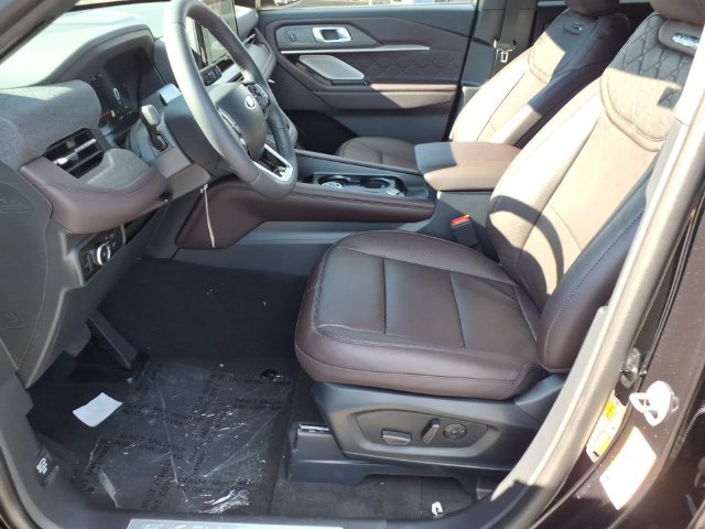 New 2027 Agate Black Metallic Ford Platinum image 18
