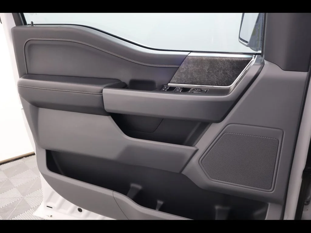 Used 2022 White Ford XLT image 27