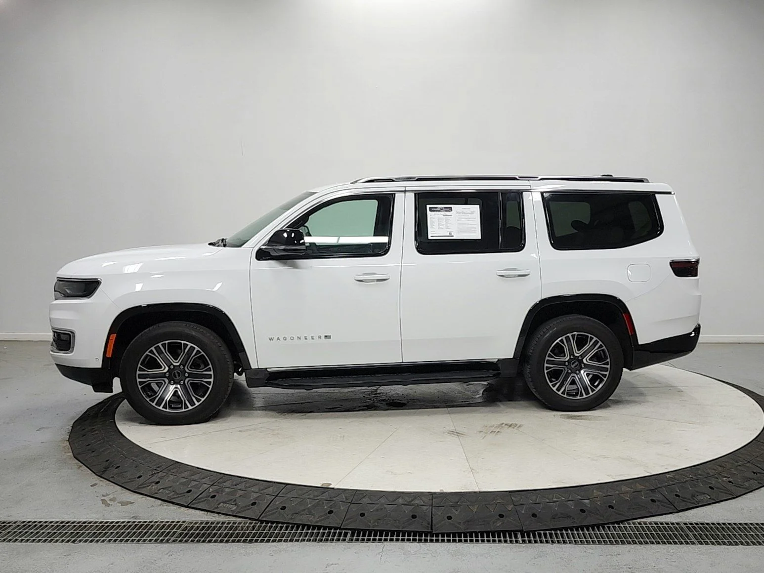 Used 2025 Bright White Clearcoat Jeep Base image 4