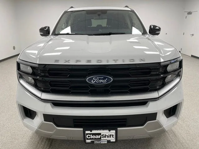 Used 2025 White Ford Platinum image 3