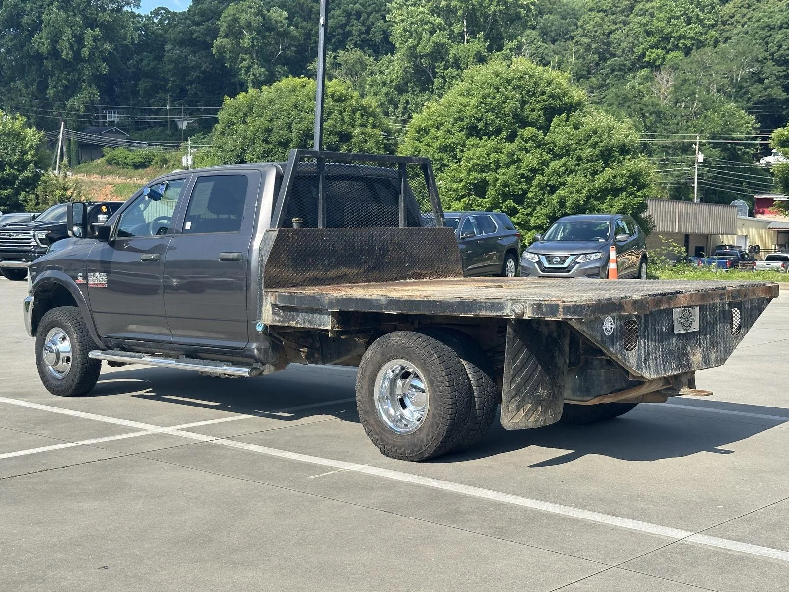 Used 2017 Granite Crystal Metallic Clearcoat Ram Tradesman image 5