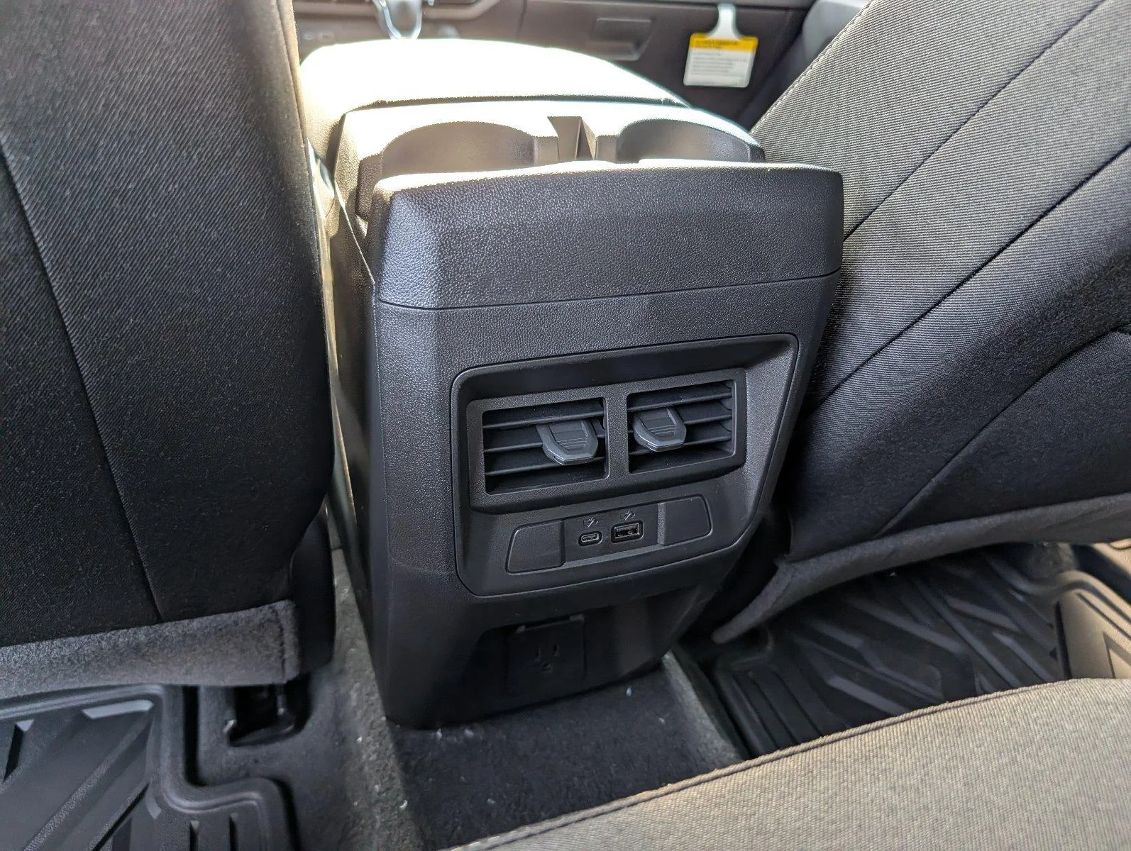 New 2026 Summit White GMC Elevation image 32